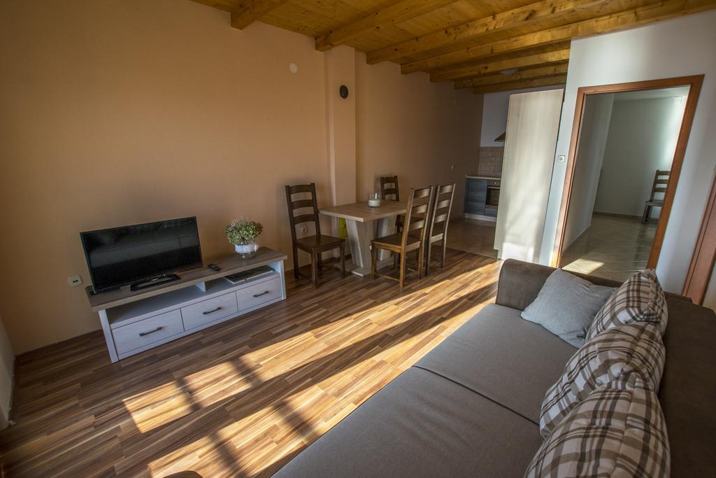 Apartment Duda Starigrad Paklenica Exterior photo