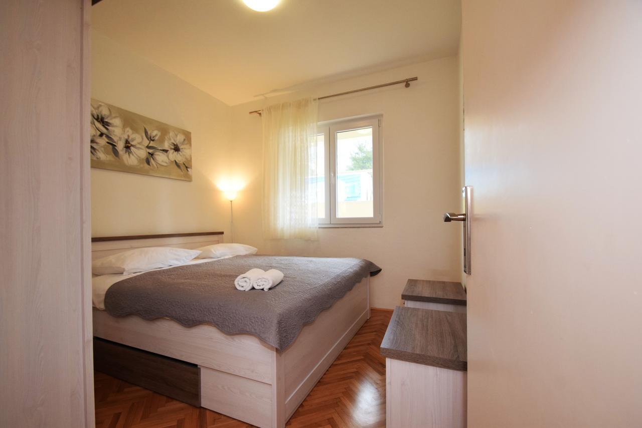 Apartment Duda Starigrad Paklenica Exterior photo